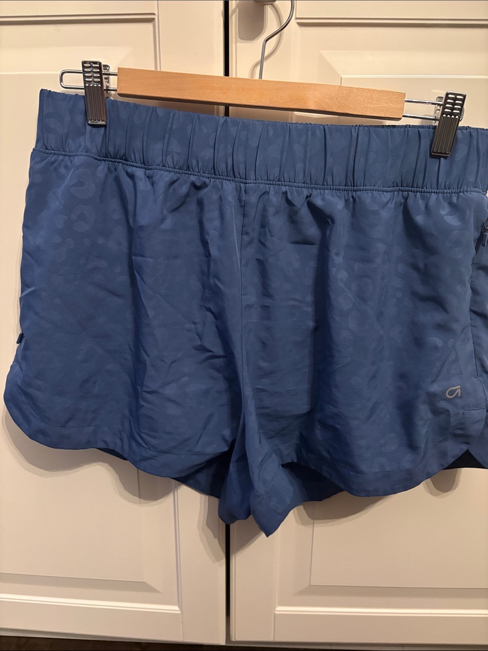 GAP Women's Athletic Blue Running Shorts leopard print
